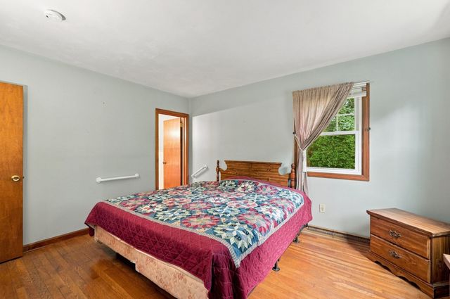 6 Lincoln Dr, Fairhaven, MA 02719