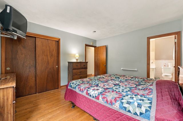 6 Lincoln Dr, Fairhaven, MA 02719