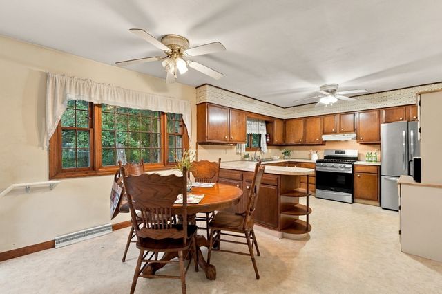 6 Lincoln Dr, Fairhaven, MA 02719
