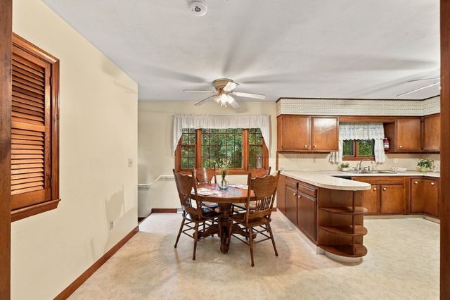 6 Lincoln Dr, Fairhaven, MA 02719