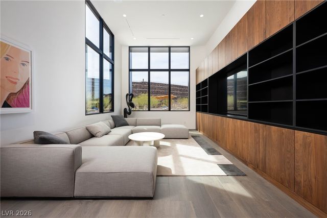 10 Sanctuary Peak Court, Henderson, NV 89012