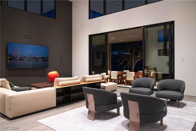 10 Sanctuary Peak Court, Henderson, NV 89012