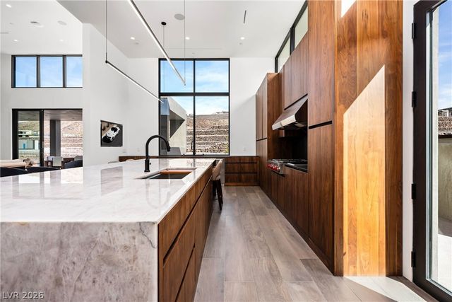 10 Sanctuary Peak Court, Henderson, NV 89012