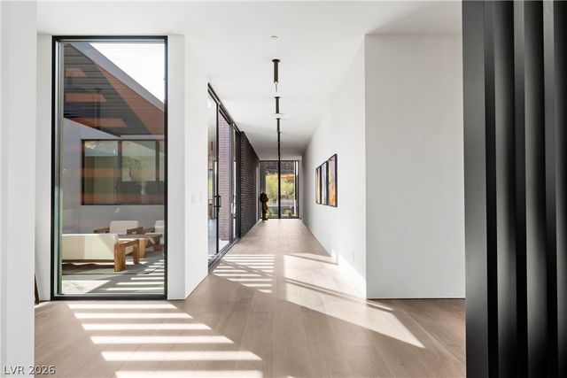 10 Sanctuary Peak Court, Henderson, NV 89012