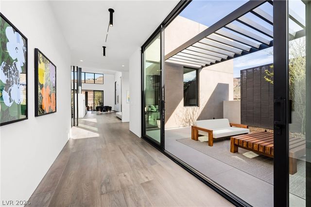 10 Sanctuary Peak Court, Henderson, NV 89012