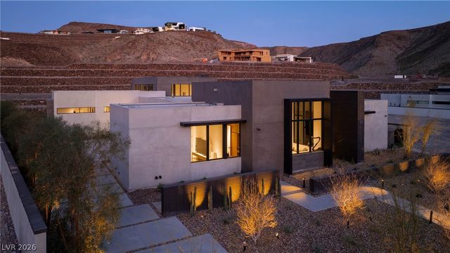 10 Sanctuary Peak Court, Henderson, NV 89012