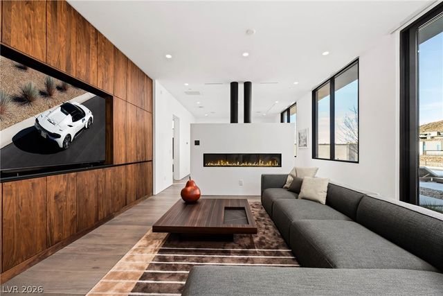 10 Sanctuary Peak Court, Henderson, NV 89012