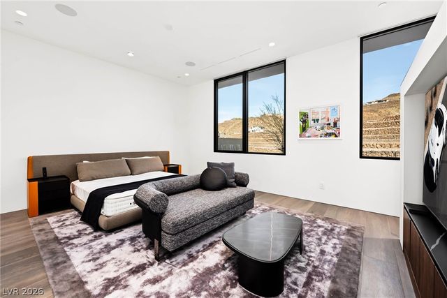 10 Sanctuary Peak Court, Henderson, NV 89012