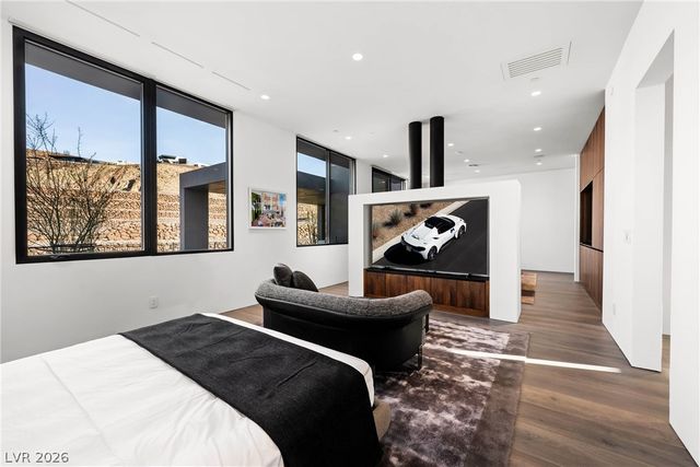 10 Sanctuary Peak Court, Henderson, NV 89012