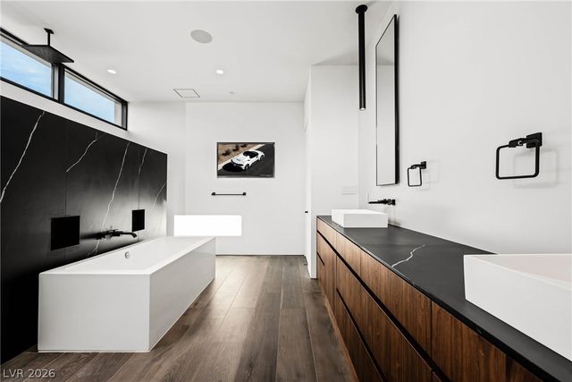 10 Sanctuary Peak Court, Henderson, NV 89012