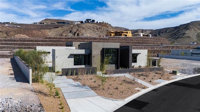 10 Sanctuary Peak Court, Henderson, NV 89012