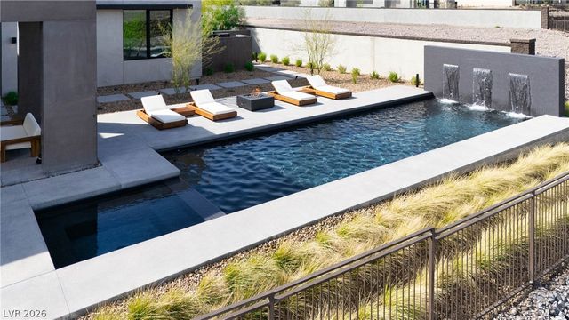 10 Sanctuary Peak Court, Henderson, NV 89012