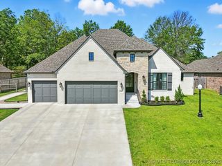 2889 Forest View Drive, Claremore, OK 74017