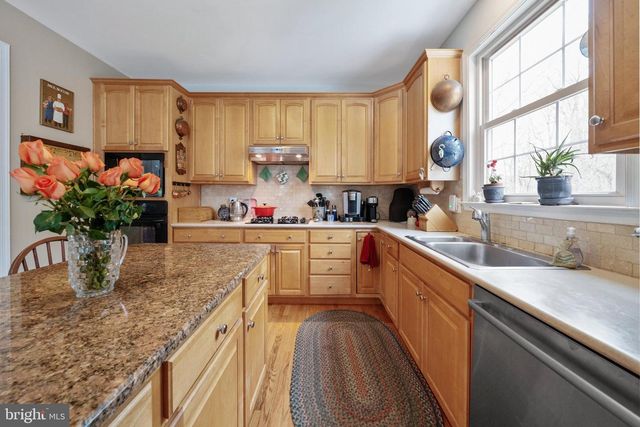 134 SHINNECOCK HL, Avondale, PA 19311