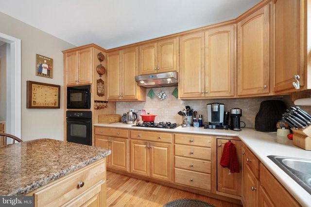 134 SHINNECOCK HL, Avondale, PA 19311