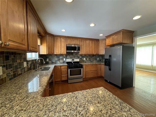 36214 Vinewood Street, Romulus, MI 48174