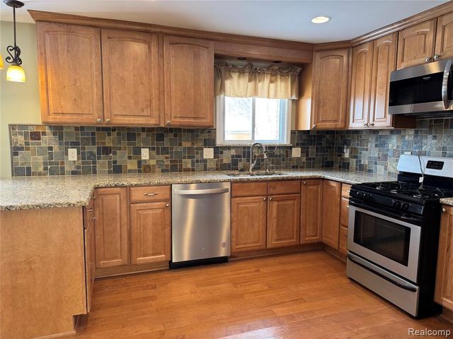 36214 Vinewood Street, Romulus, MI 48174