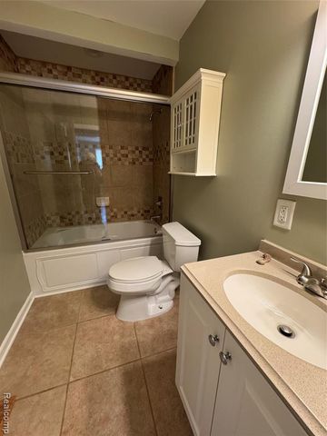 36214 Vinewood Street, Romulus, MI 48174