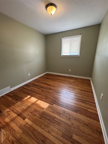 36214 Vinewood Street, Romulus, MI 48174