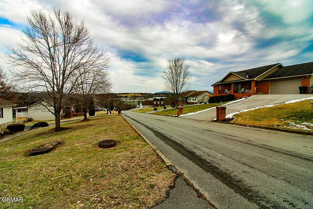 1645 Jasmine Trail, Sevierville, TN 37862