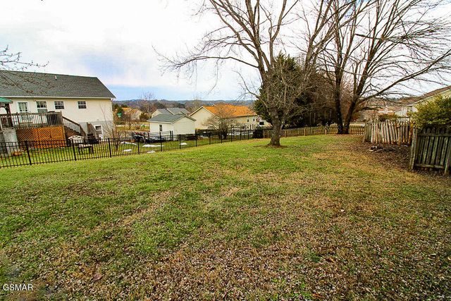 1645 Jasmine Trail, Sevierville, TN 37862