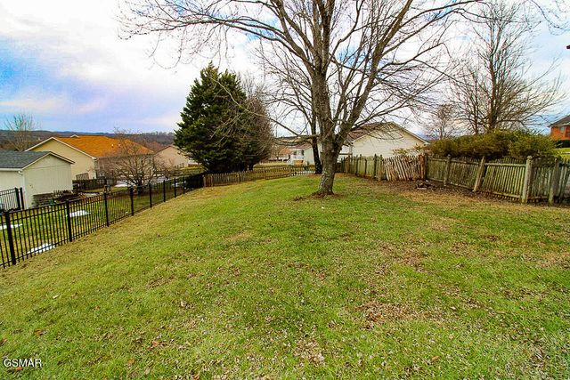 1645 Jasmine Trail, Sevierville, TN 37862