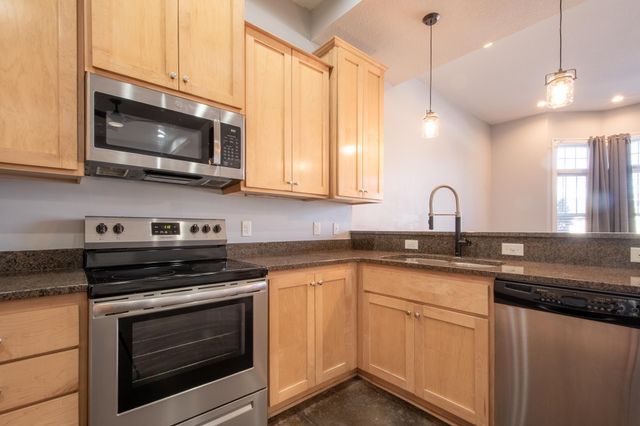 3915 36th Avenue N, Robbinsdale, MN 55422