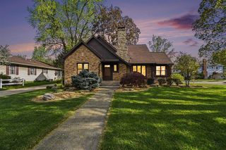 623 E Central Avenue, Zeeland, MI 49464