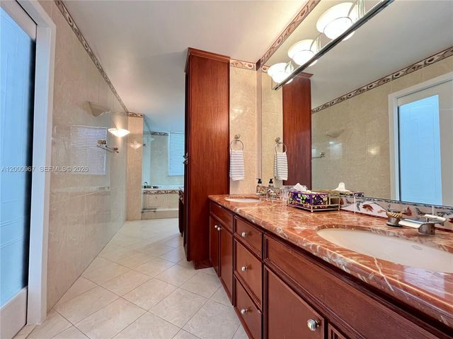 9511 Collins Ave 811, Surfside, FL 33154