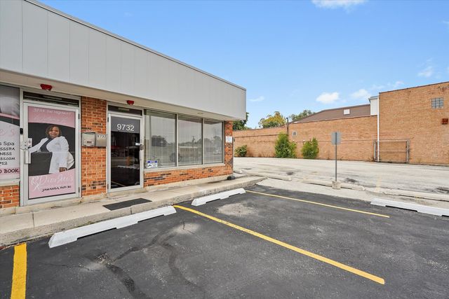 9732 SOUTHWEST Highway, Oak Lawn, IL 60453