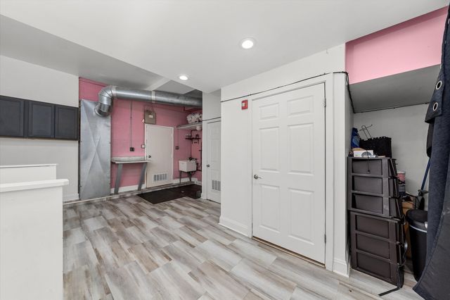 9732 SOUTHWEST Highway, Oak Lawn, IL 60453