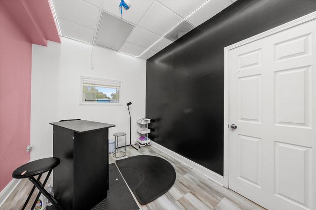 9732 SOUTHWEST Highway, Oak Lawn, IL 60453