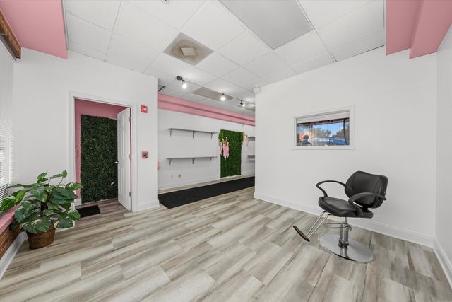 9732 SOUTHWEST Highway, Oak Lawn, IL 60453