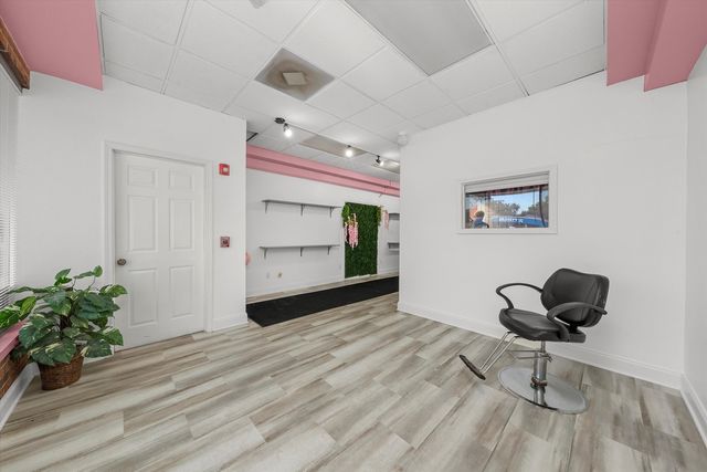 9732 SOUTHWEST Highway, Oak Lawn, IL 60453