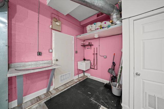 9732 SOUTHWEST Highway, Oak Lawn, IL 60453