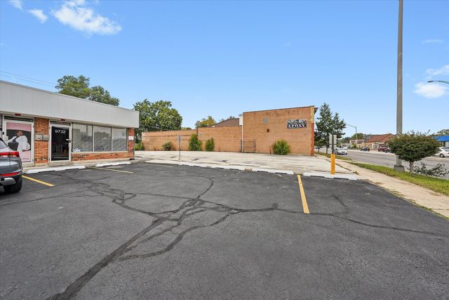 9732 SOUTHWEST Highway, Oak Lawn, IL 60453