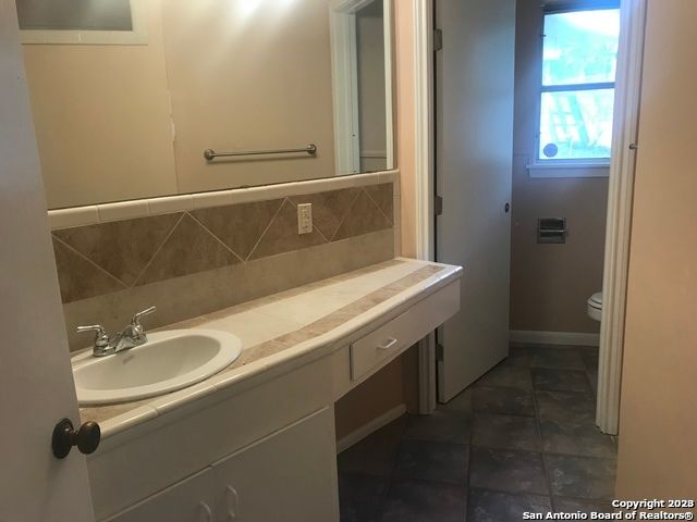 4839 Gus Eckert, San Antonio, TX 78240