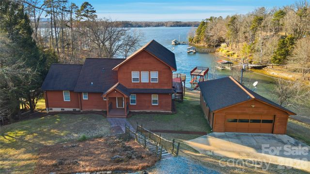 18409 Saint Charles Lane, Charlotte, NC 28278