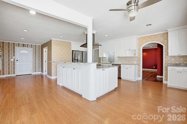 18409 Saint Charles Lane, Charlotte, NC 28278