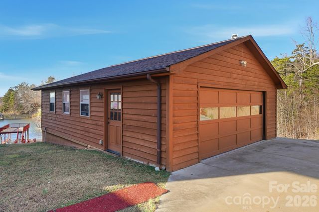 18409 Saint Charles Lane, Charlotte, NC 28278