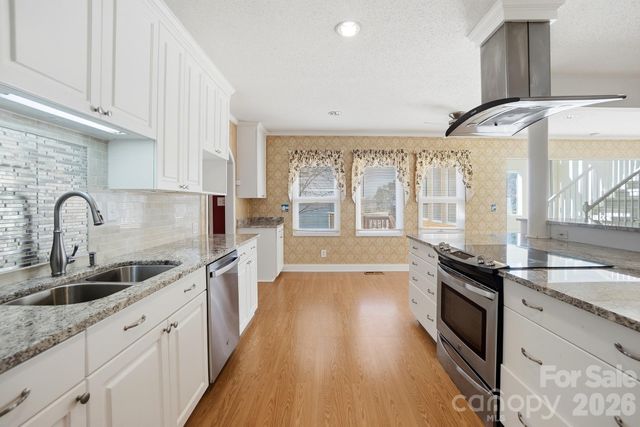 18409 Saint Charles Lane, Charlotte, NC 28278