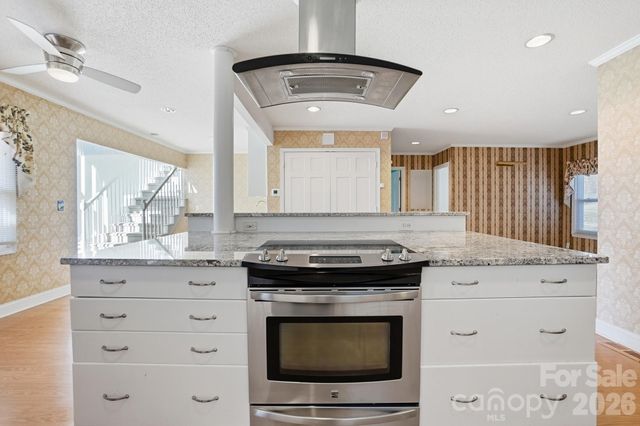 18409 Saint Charles Lane, Charlotte, NC 28278