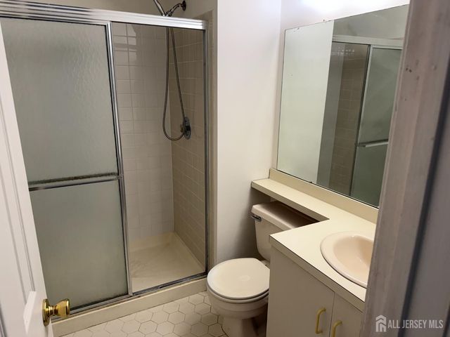 358 Hadleigh Lane, North Brunswick, NJ 08902