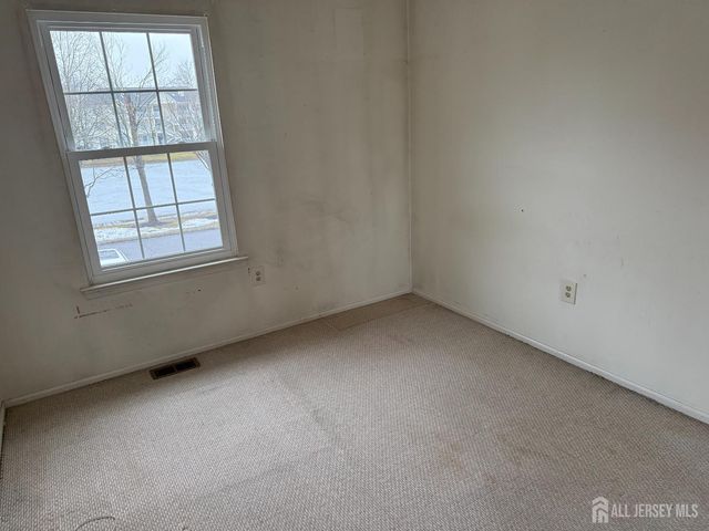 358 Hadleigh Lane, North Brunswick, NJ 08902