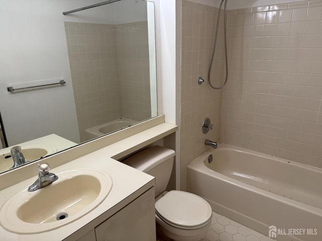 358 Hadleigh Lane, North Brunswick, NJ 08902