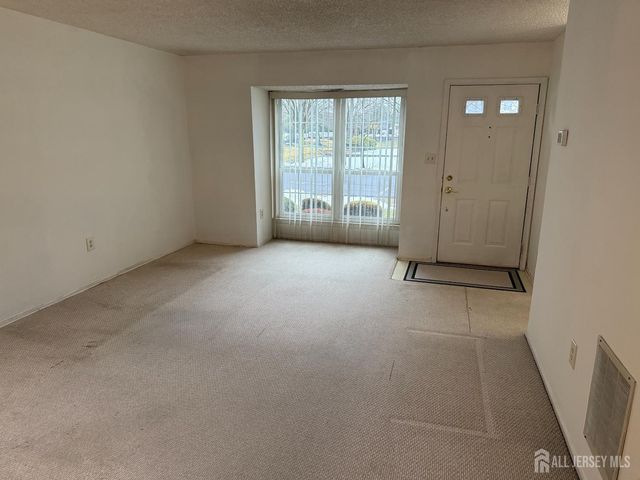 358 Hadleigh Lane, North Brunswick, NJ 08902