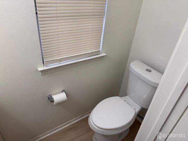 358 Hadleigh Lane, North Brunswick, NJ 08902