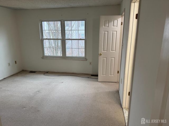 358 Hadleigh Lane, North Brunswick, NJ 08902