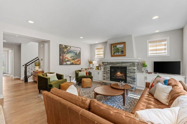 4386 Arbor Drive, Woodbury, MN 55129