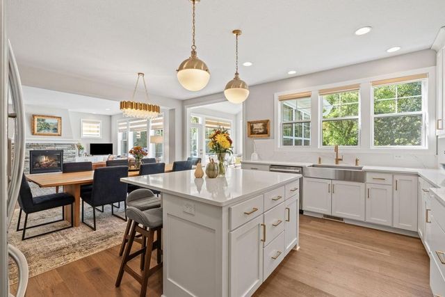 4386 Arbor Drive, Woodbury, MN 55129
